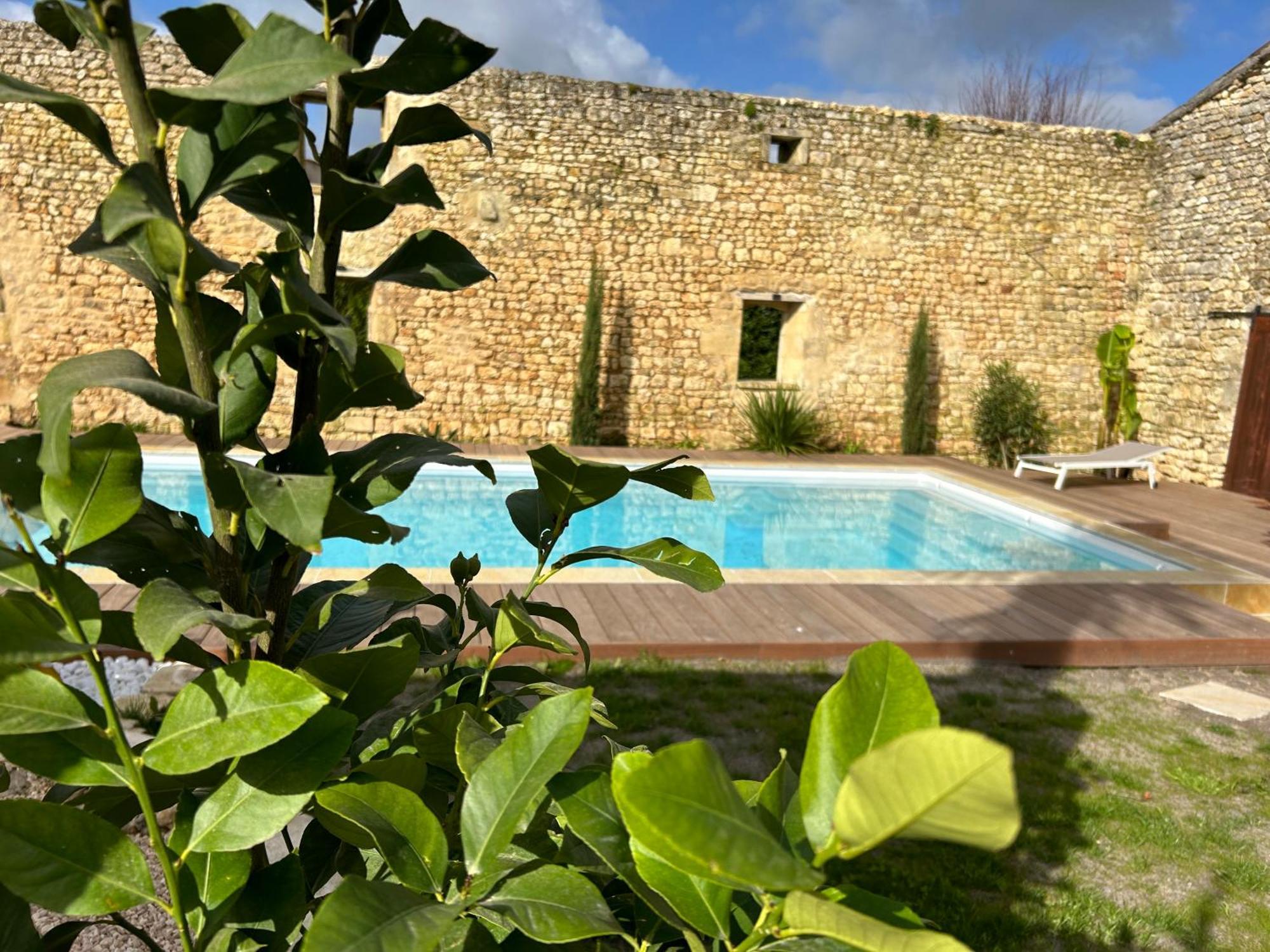 Domaine De La Gemoliere Bed & Breakfast Gemozac Exterior photo