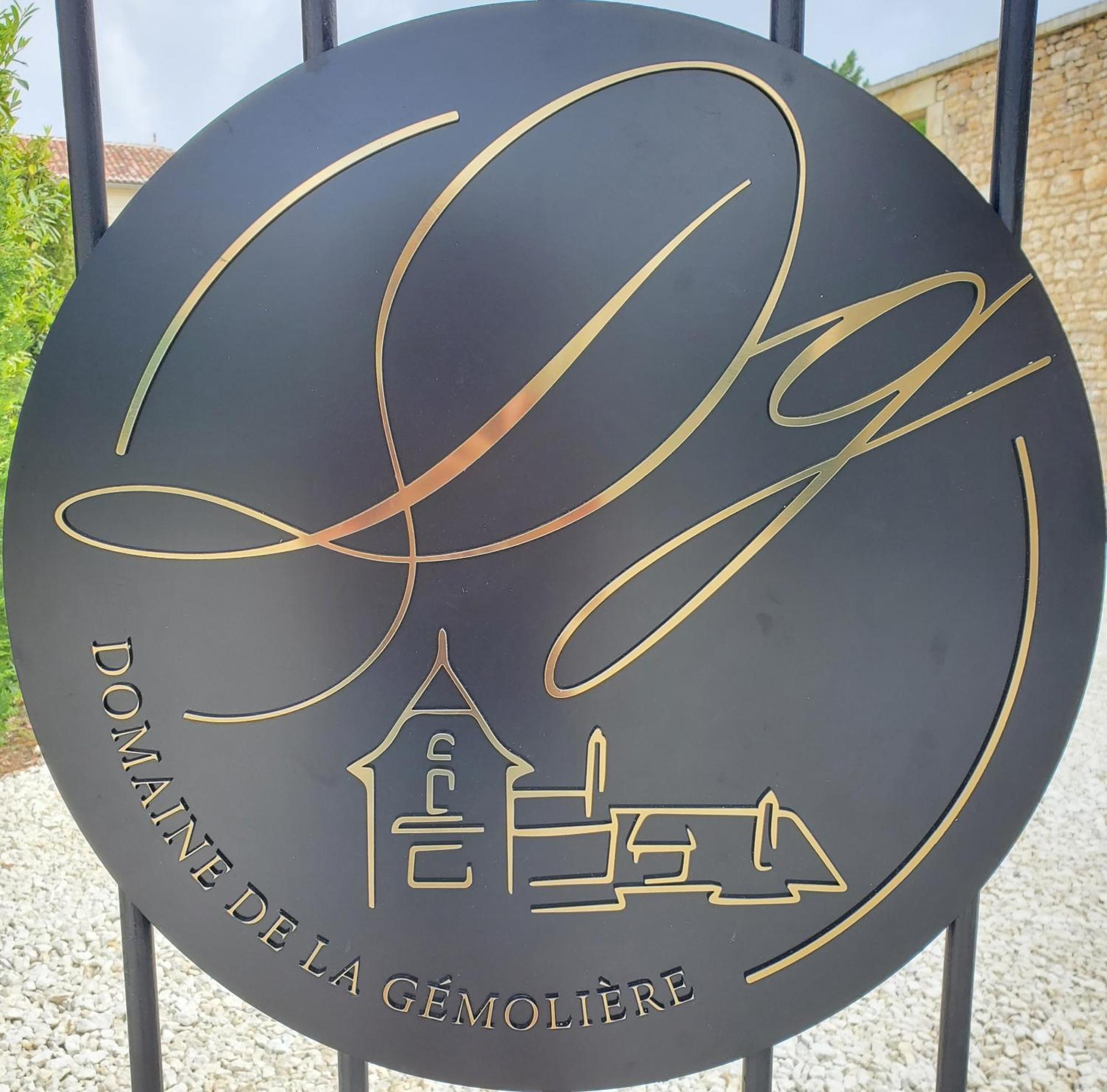 Domaine De La Gemoliere Bed & Breakfast Gemozac Exterior photo